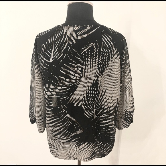 RICKI’S black and tan patterned top - Picture 3 of 6